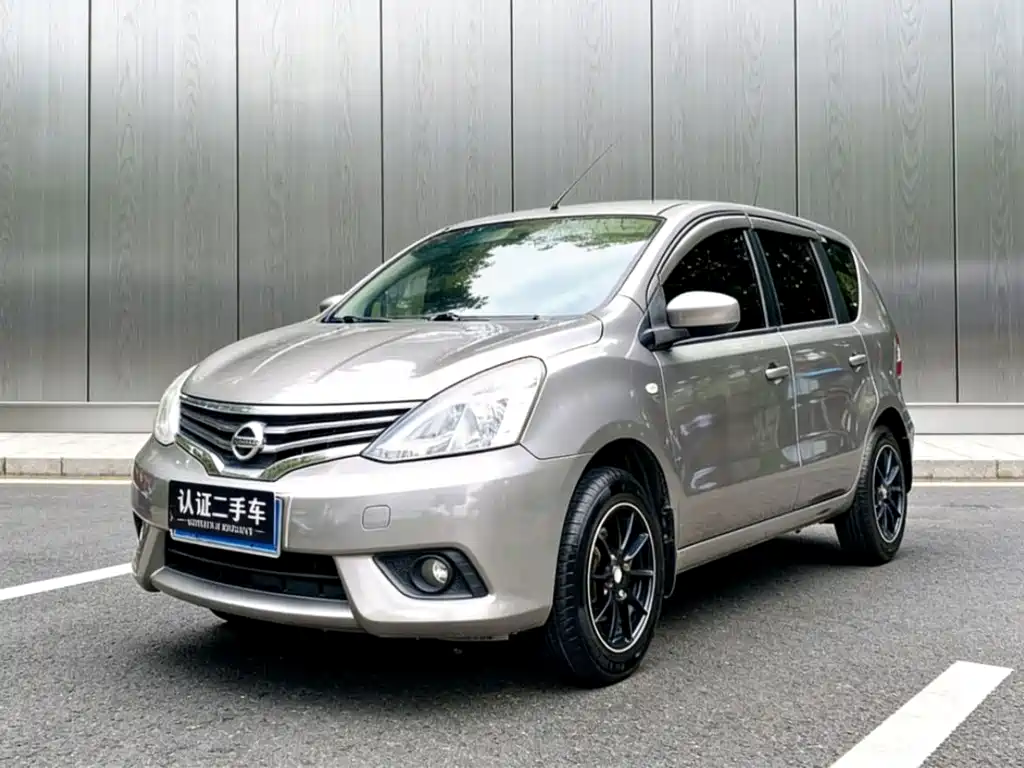 Nissan Livina 2015