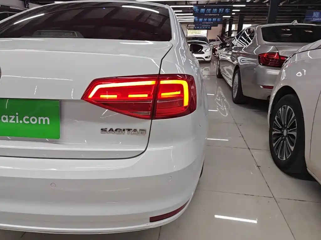 Volkswagen Sagitar — миниатюра 8