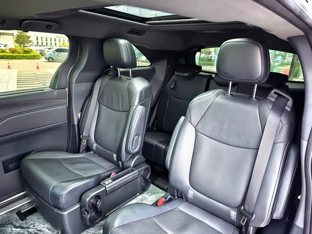Toyota Granvia — миниатюра 16