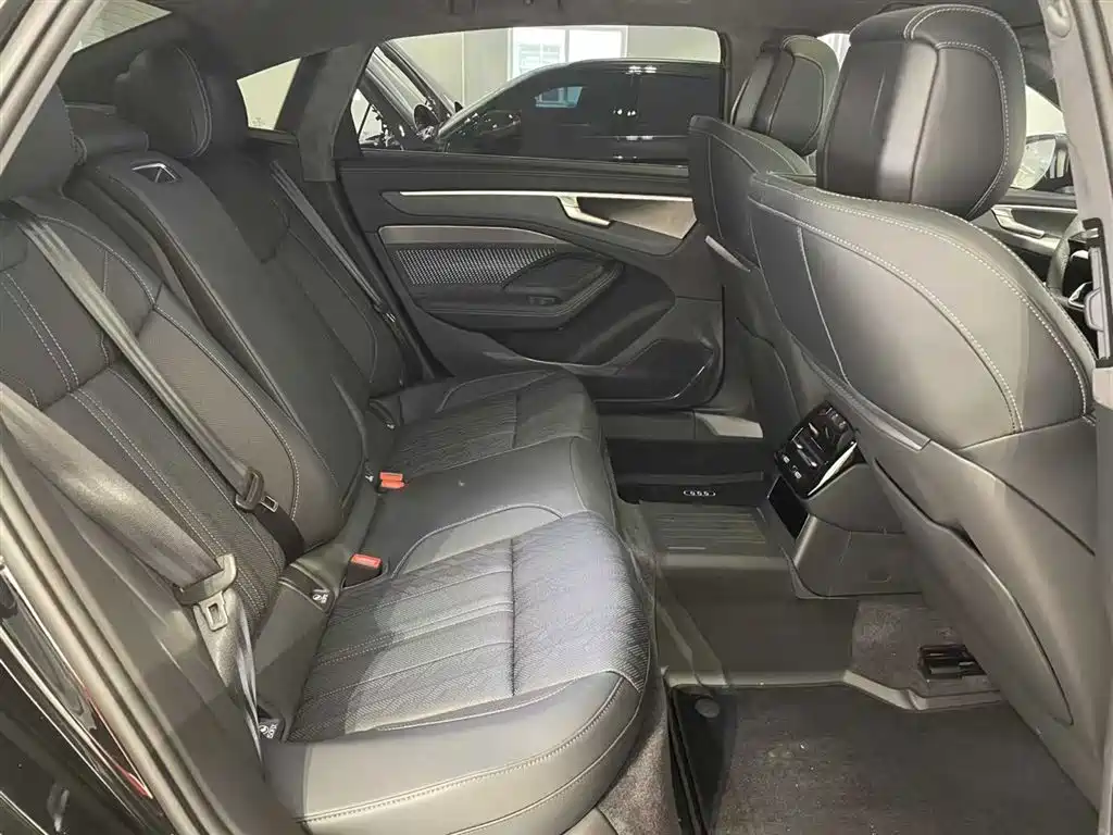 Audi A6L 2026 2.0T quattro Premium
