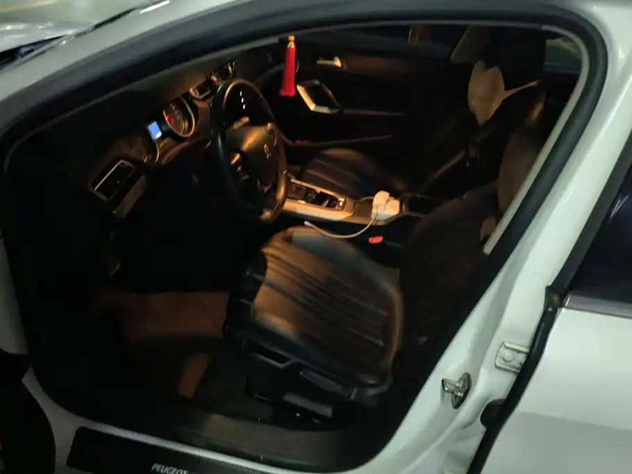 Peugeot 408 — миниатюра 9