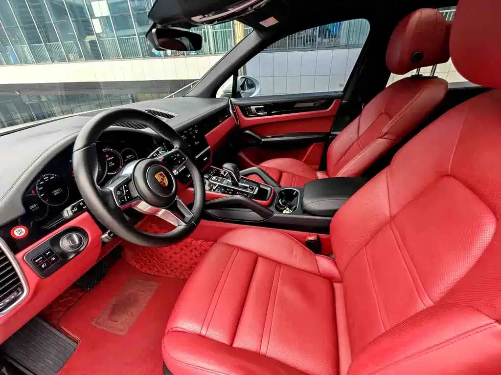 Porsche Cayenne — миниатюра 9