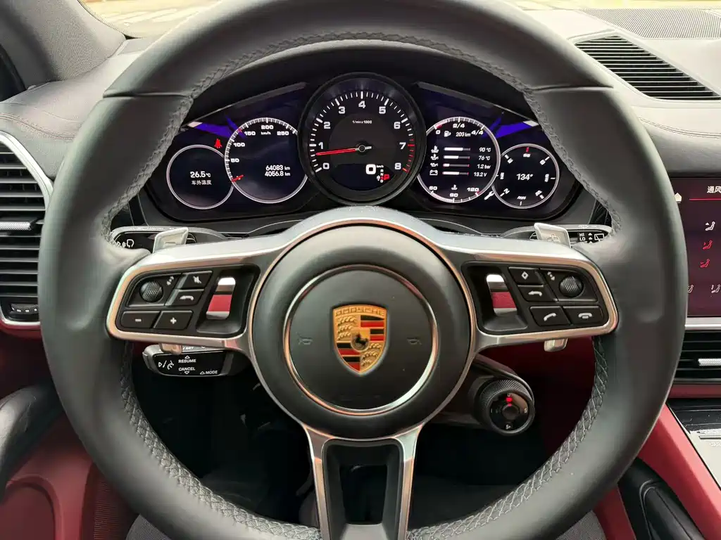 Porsche Cayenne — миниатюра 7