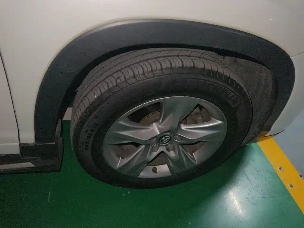 Toyota Highlander — миниатюра 24