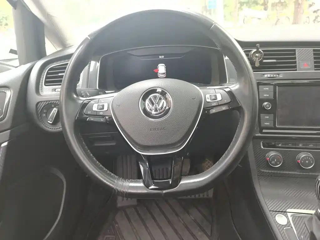 Volkswagen Golf — миниатюра 11