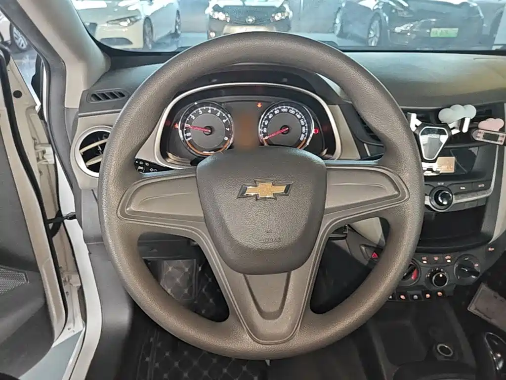 Chevrolet Sail — миниатюра 11