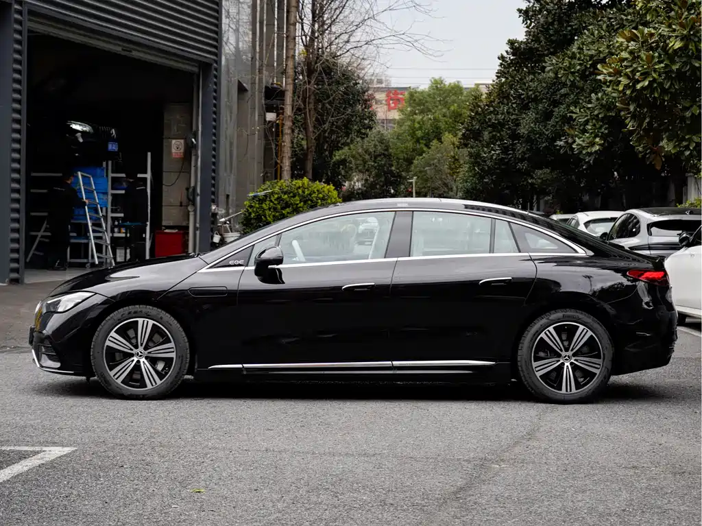 Mercedes-Benz EQE 2025 500 4MATIC