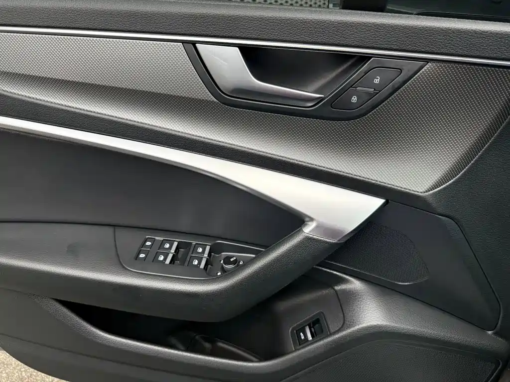Audi A6L — миниатюра 10