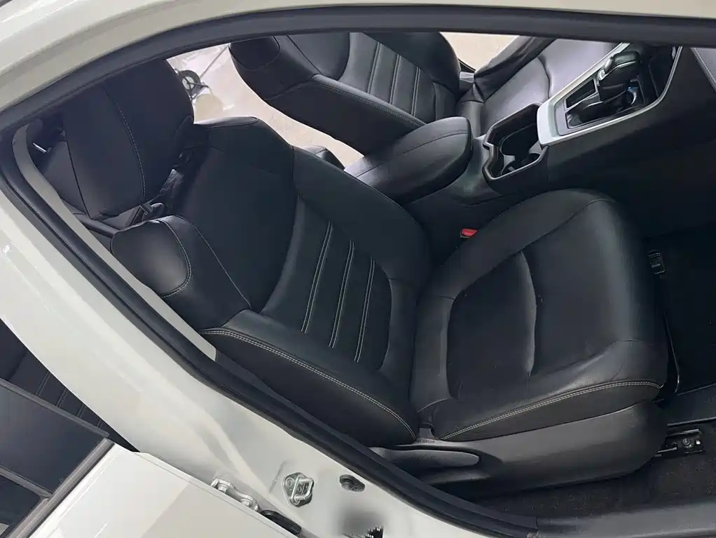 Toyota RAV4 — миниатюра 2
