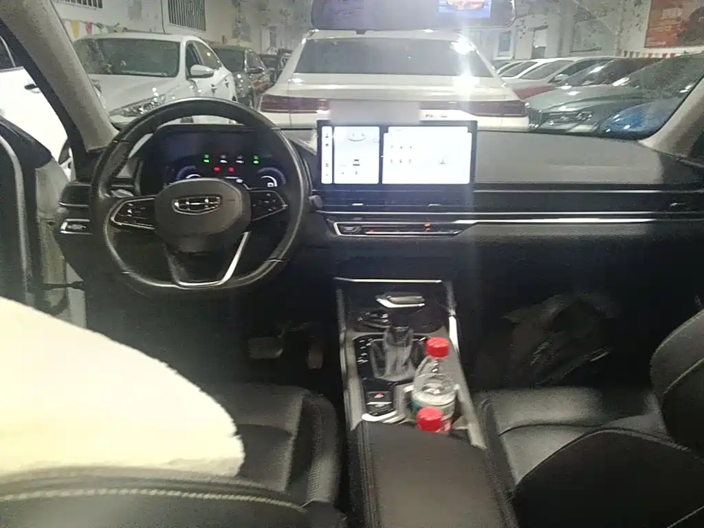 Geely Emgrand — миниатюра 10