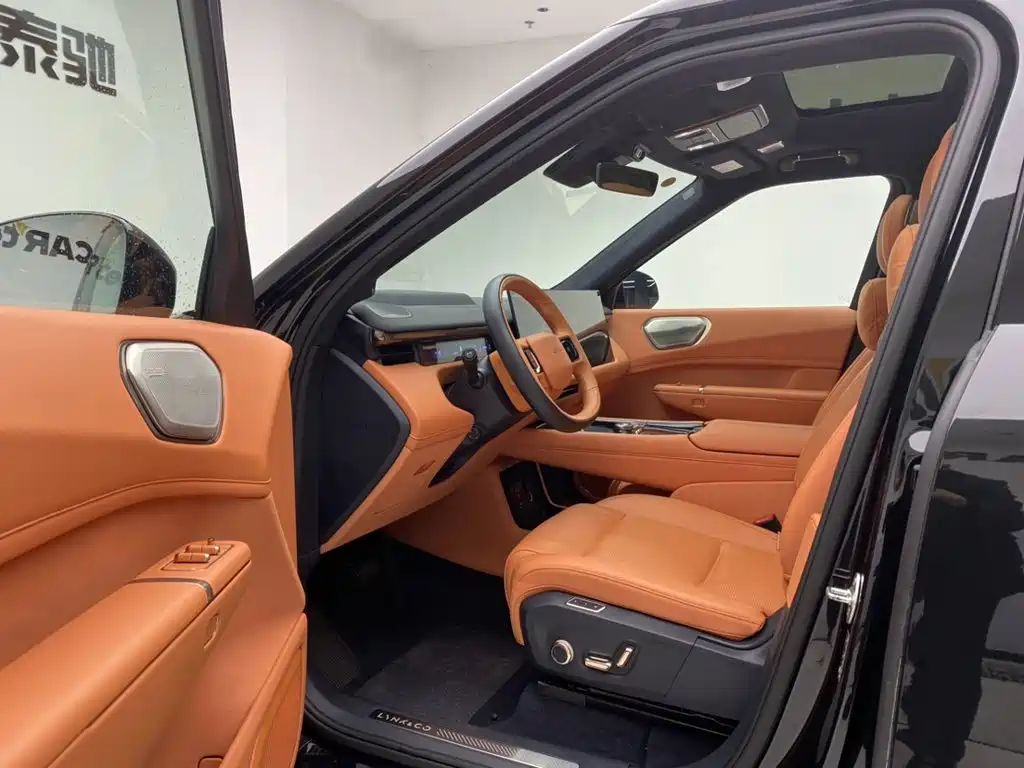 Lynk & Co 900 — миниатюра 17