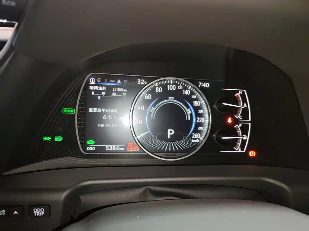 Lexus ES — миниатюра 12