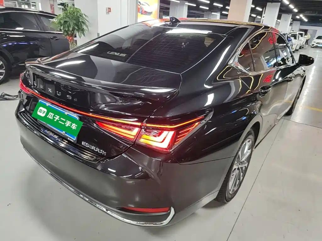 Lexus ES — миниатюра 7