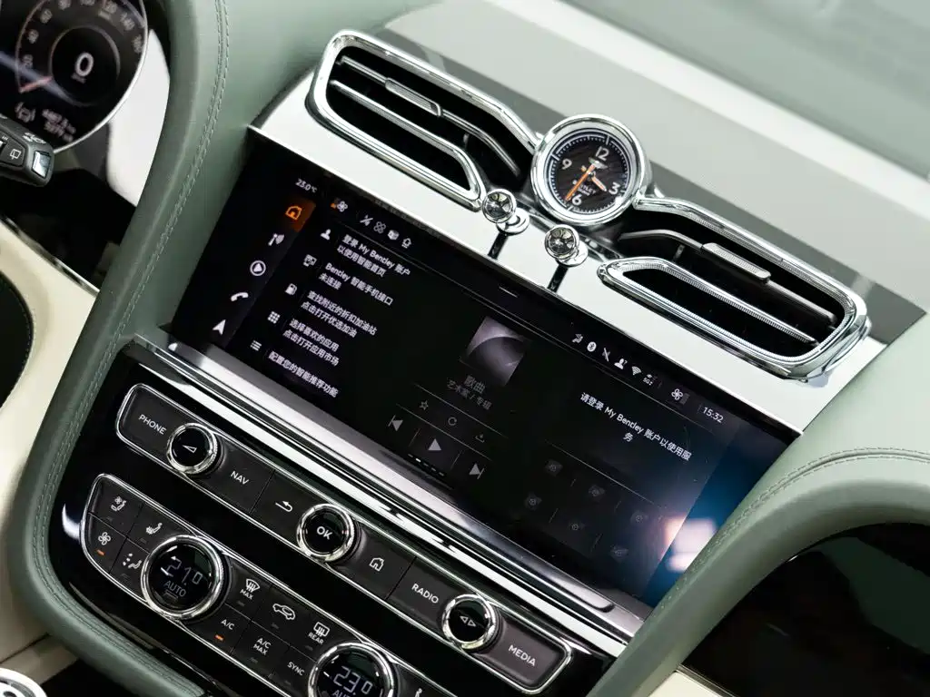 Bentley Bentayga — миниатюра 20