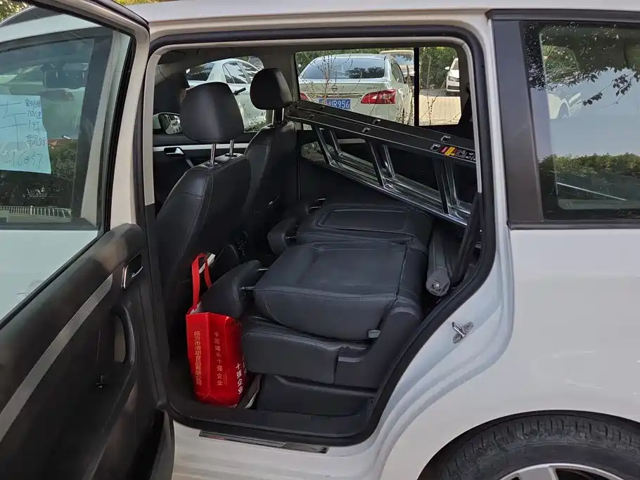 Volkswagen Touran — миниатюра 11
