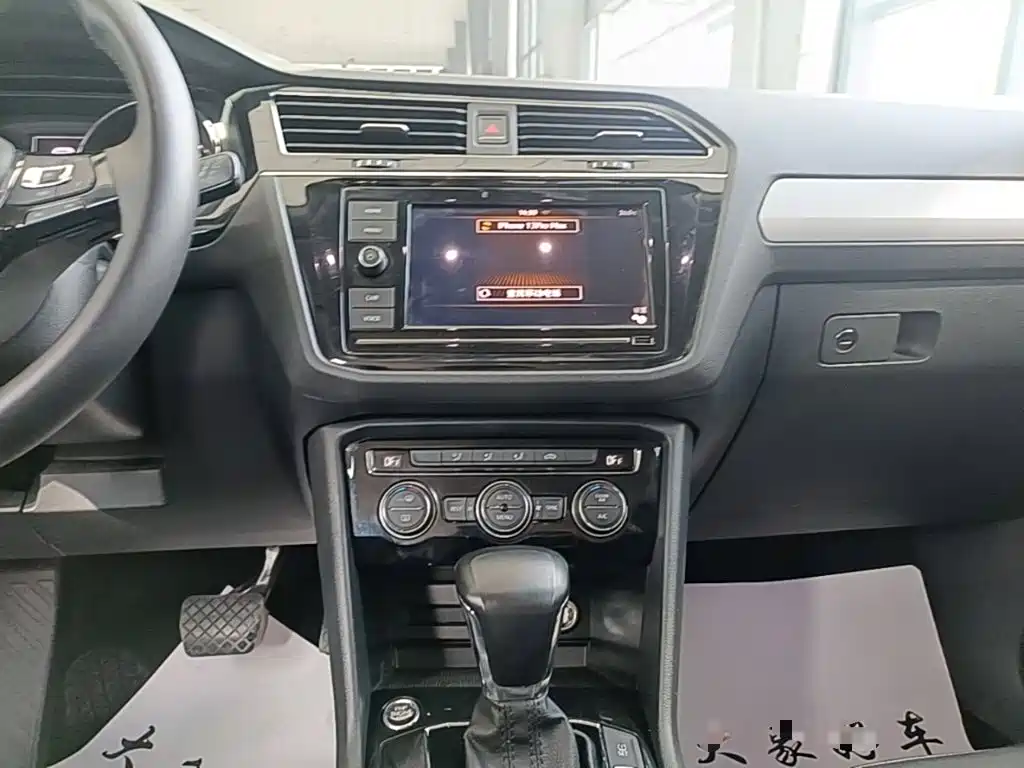 Volkswagen Tiguan L — миниатюра 13