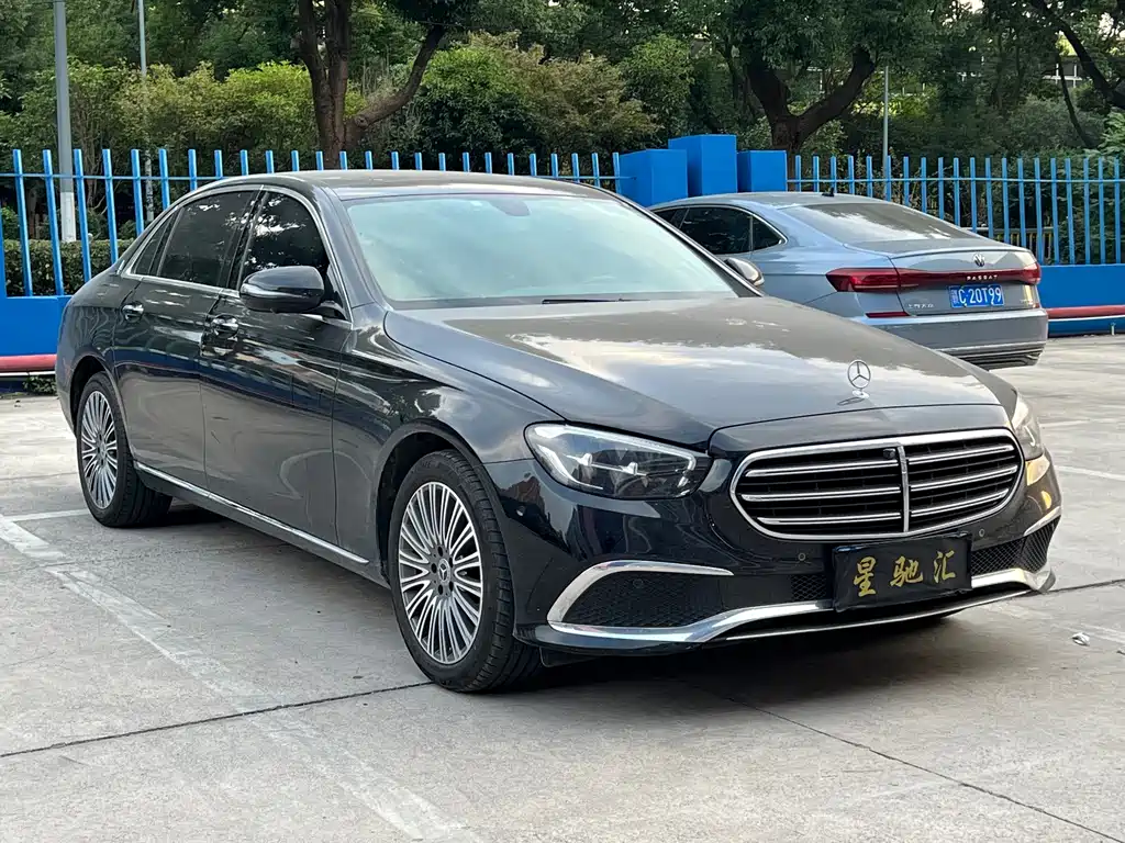 Mercedes-Benz E-Class — миниатюра 3