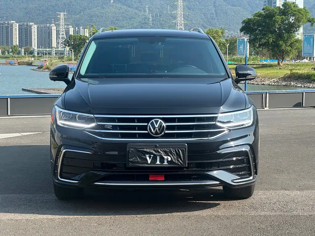 Volkswagen Tiguan L — миниатюра 2