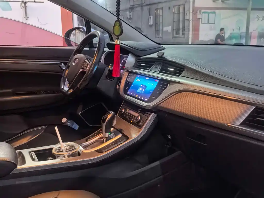 Geely Emgrand GS — миниатюра 7