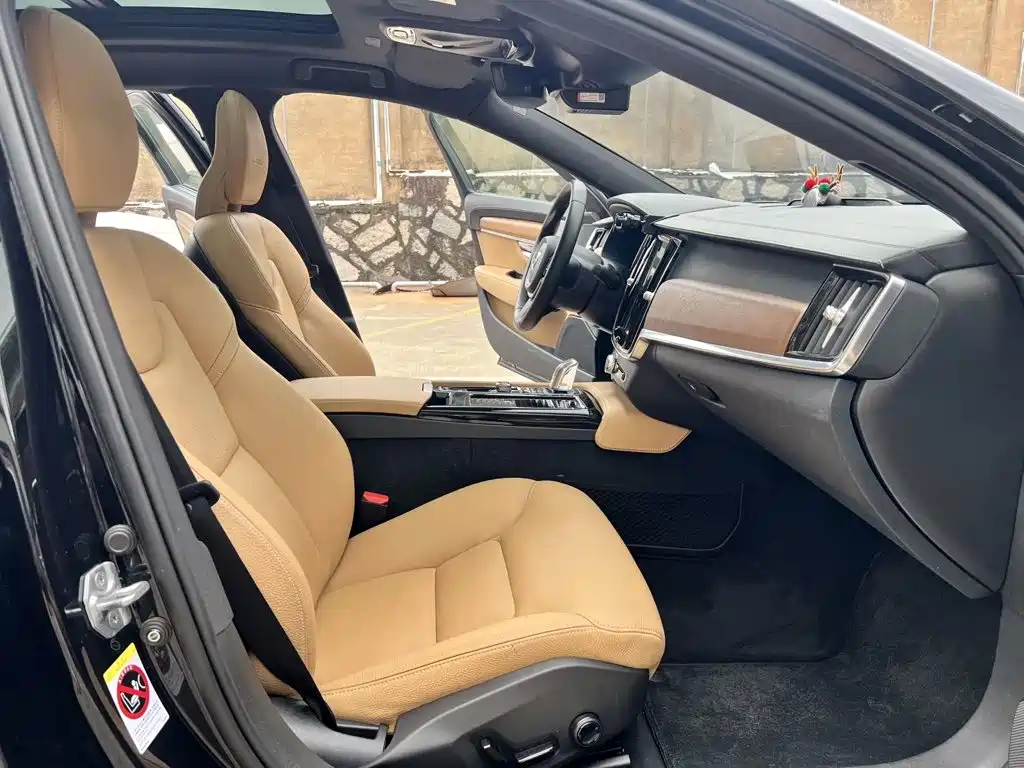 Volvo S90 PHEV — миниатюра 17