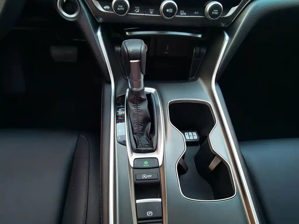 Honda Accord — миниатюра 17