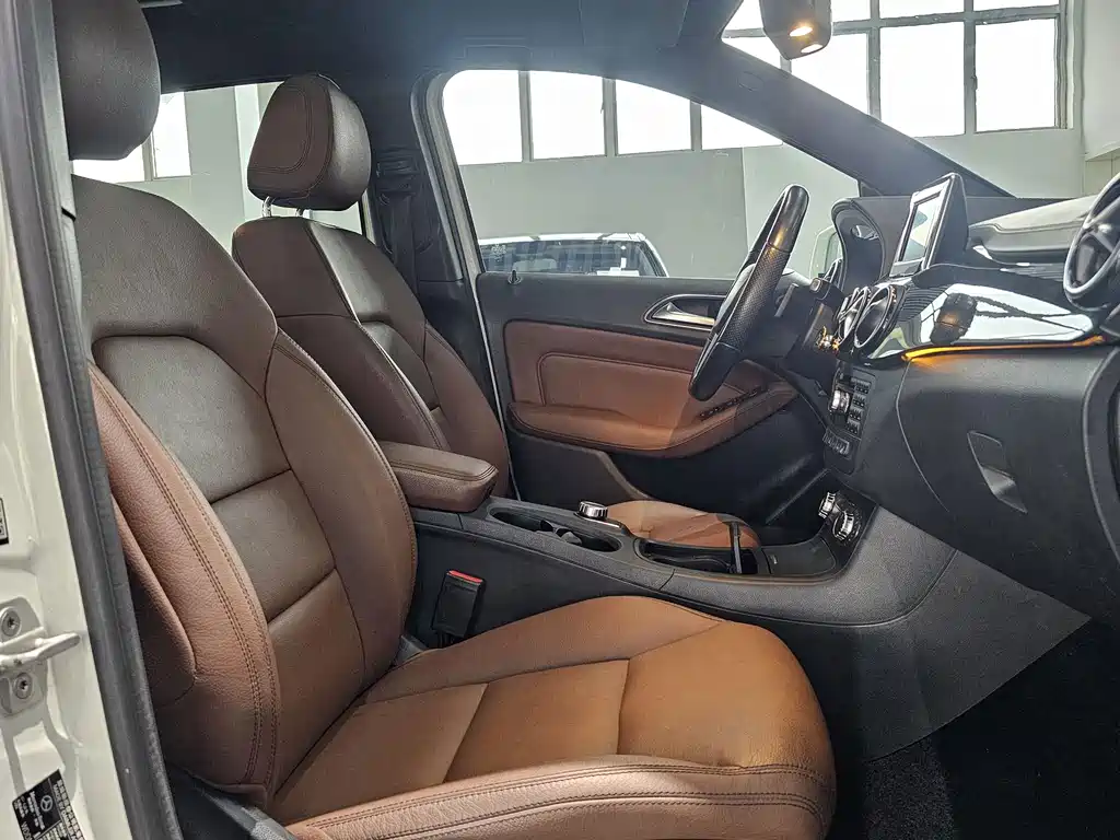 Mercedes-Benz B-Class — миниатюра 11