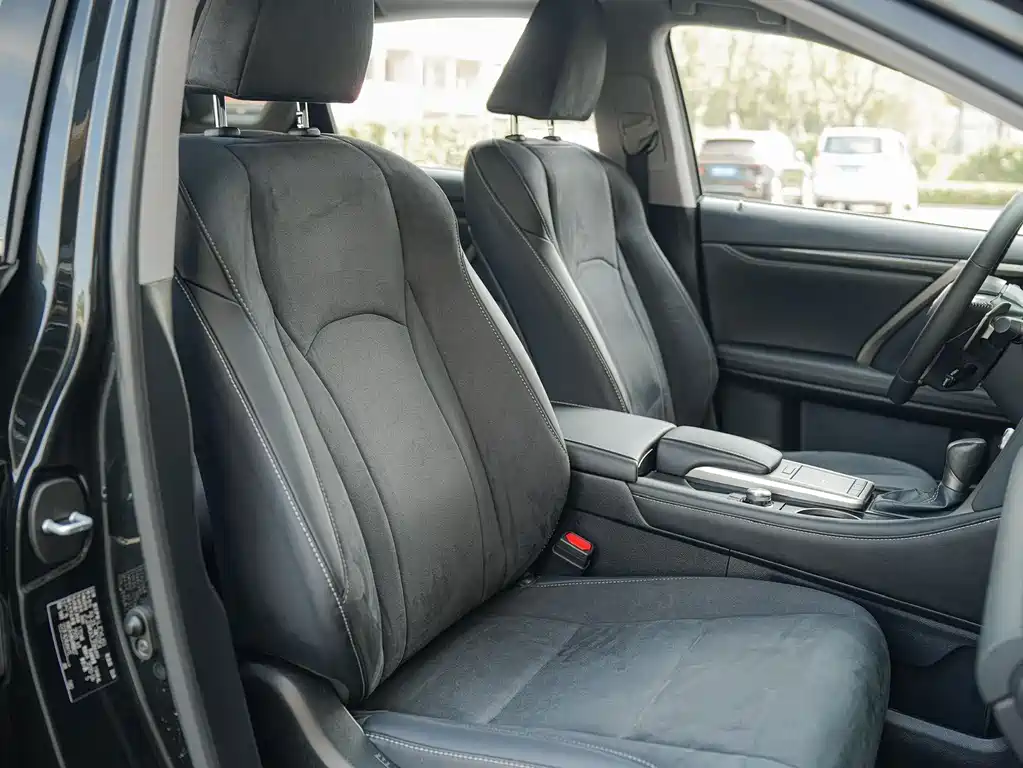 Lexus RX — миниатюра 12