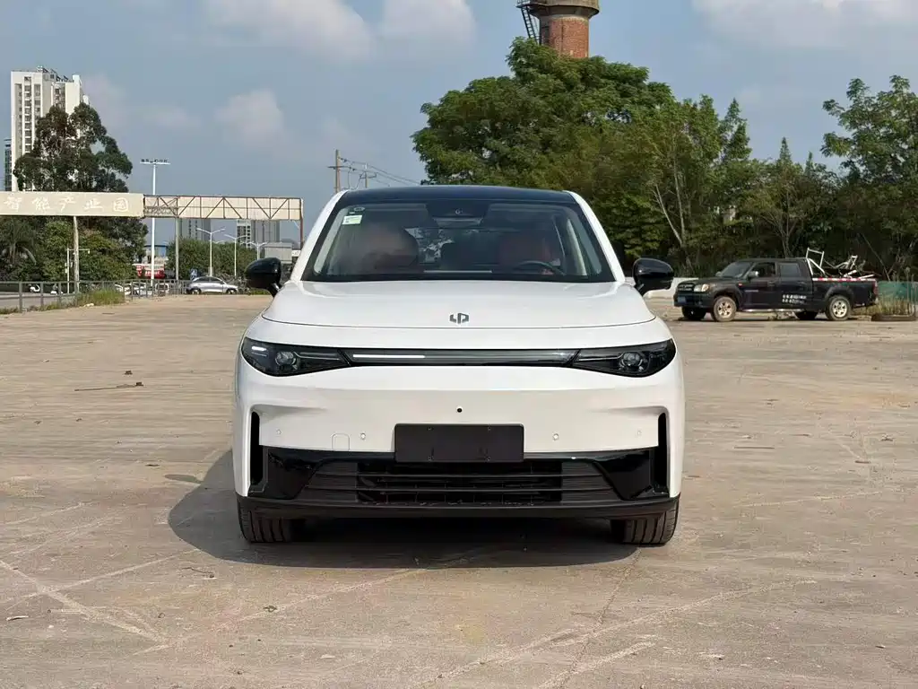 Leapmotor Leapmotor C10 — миниатюра 2