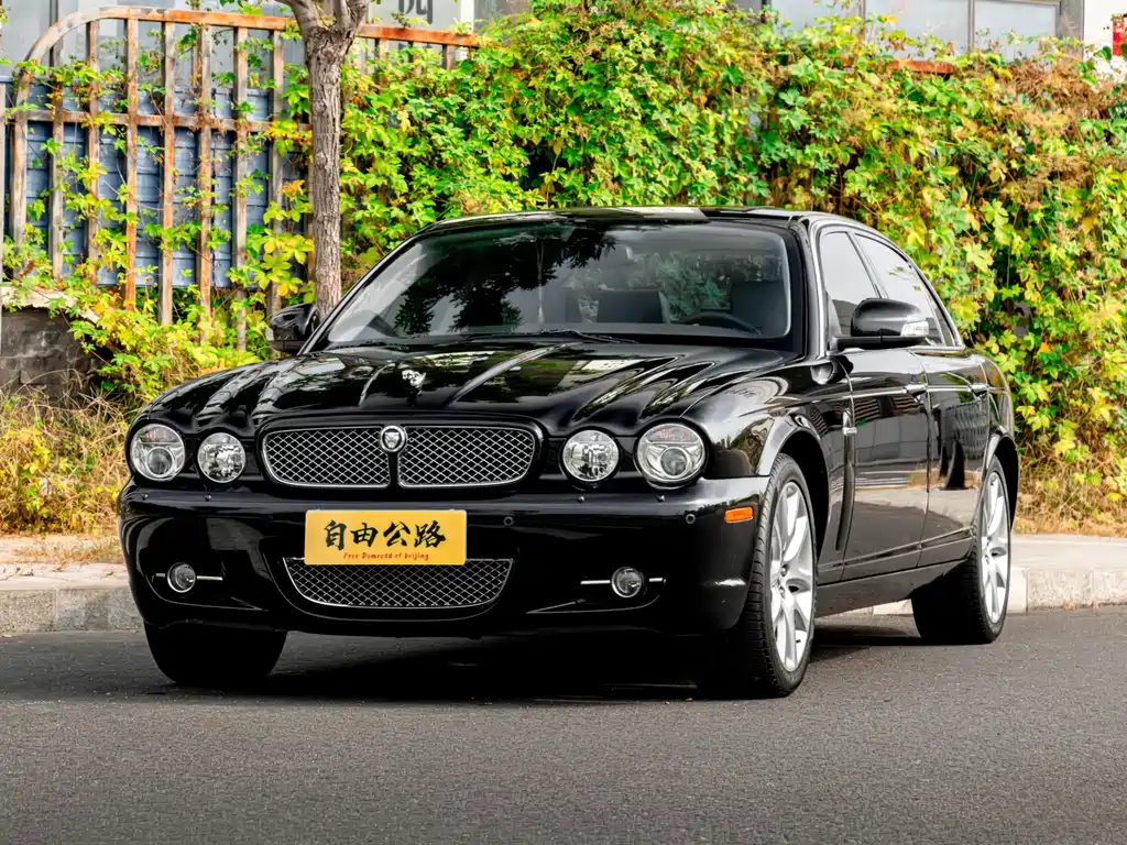 Jaguar XJ — миниатюра 2