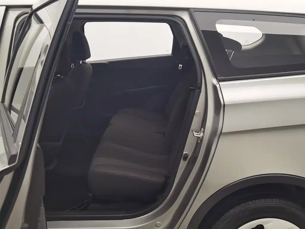 Baojun 310W — миниатюра 15