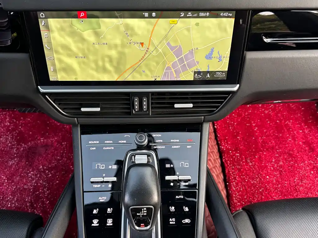 Porsche Cayenne — миниатюра 13