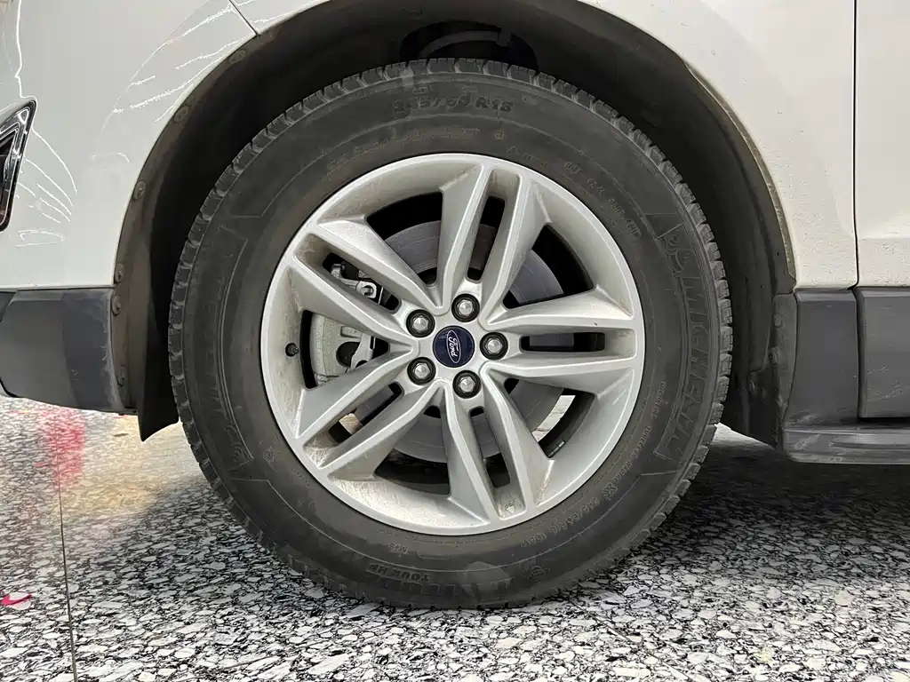 Ford Edge — миниатюра 15