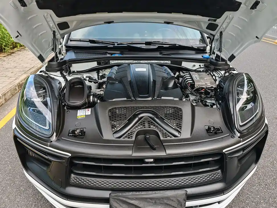 Porsche Macan — миниатюра 12