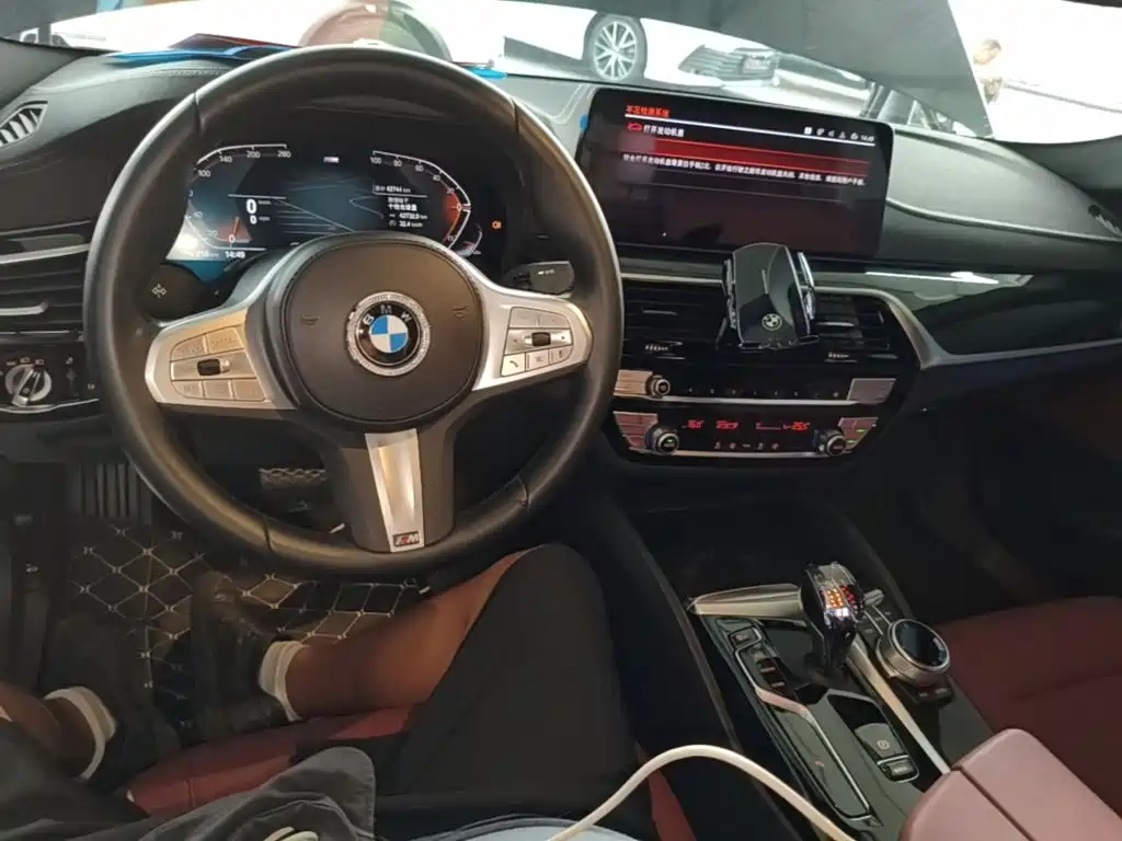 BMW 5 Series — миниатюра 10