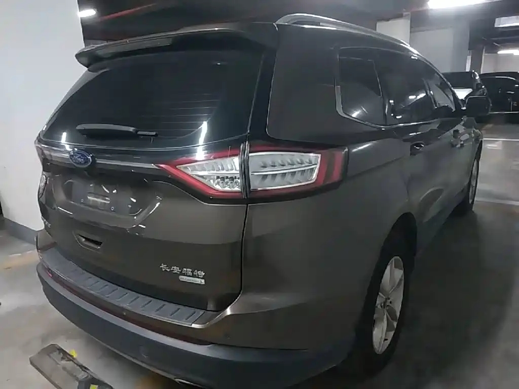 Ford Edge — миниатюра 7
