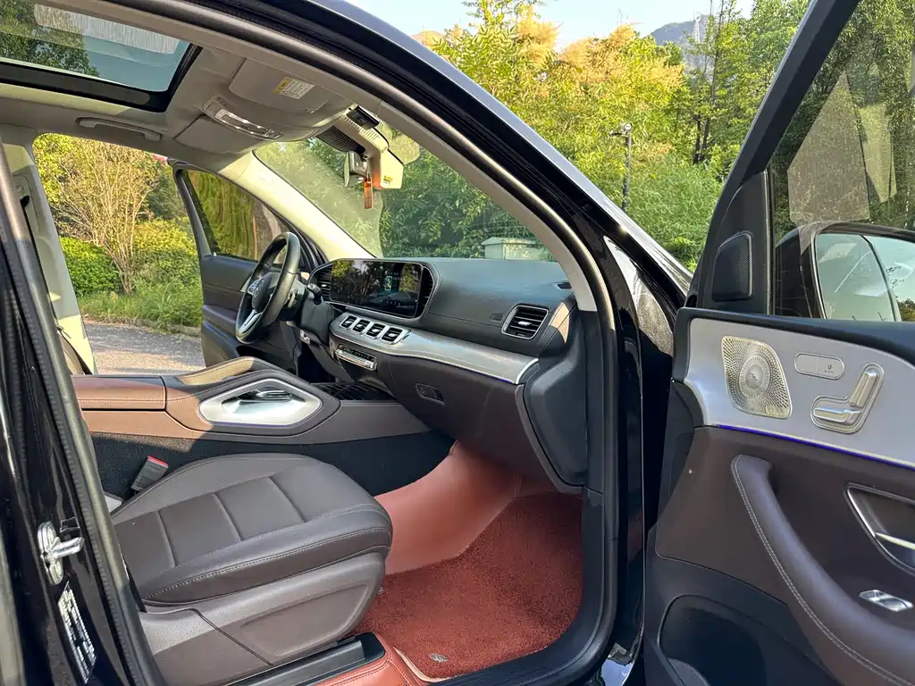 Mercedes-Benz GLE (Import) — миниатюра 10
