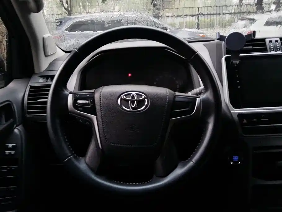 Toyota Prado — миниатюра 14