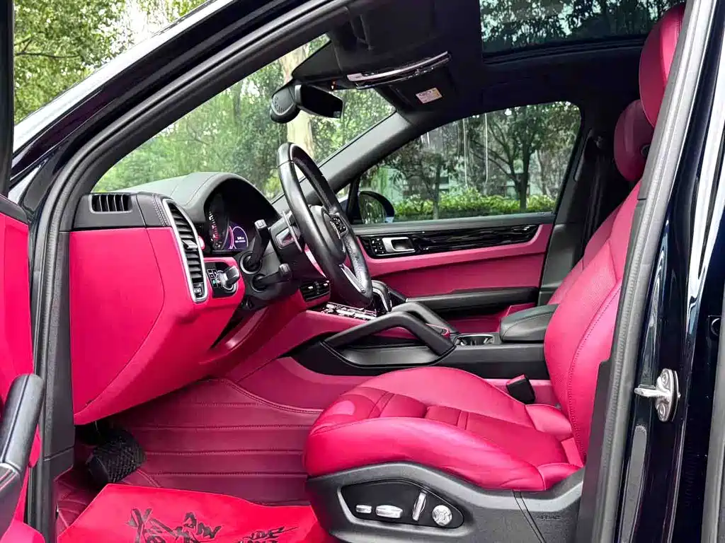 Porsche Cayenne — миниатюра 5