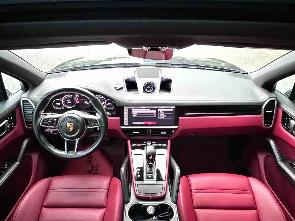 Porsche Cayenne — миниатюра 6