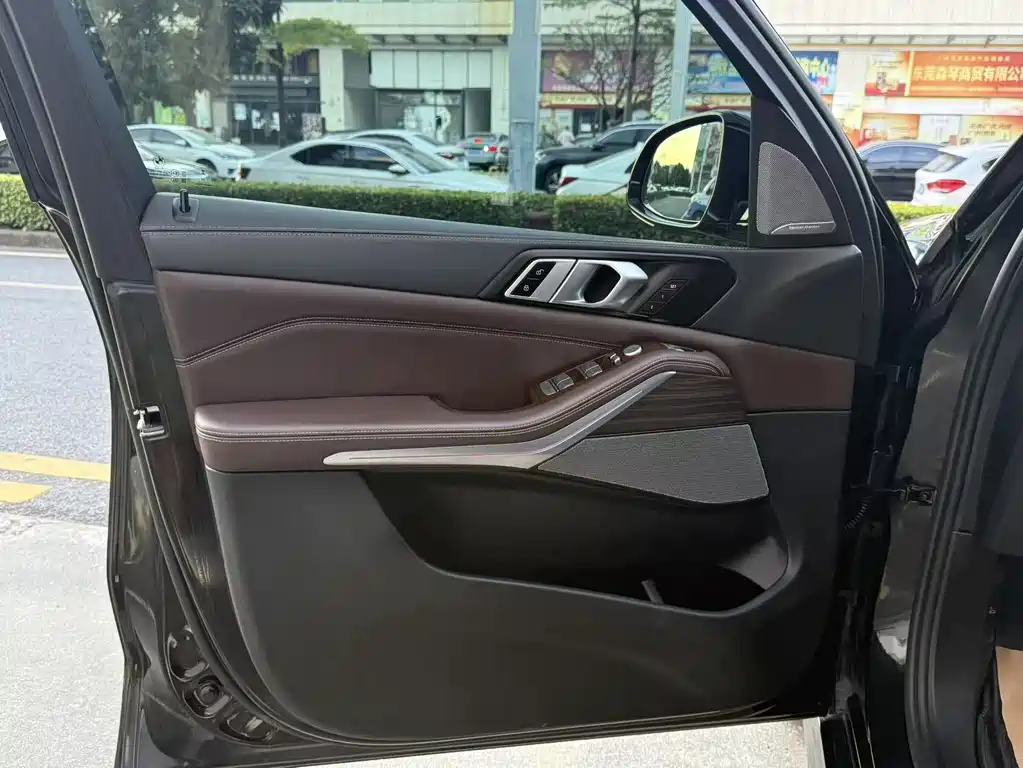 BMW X5 — миниатюра 13