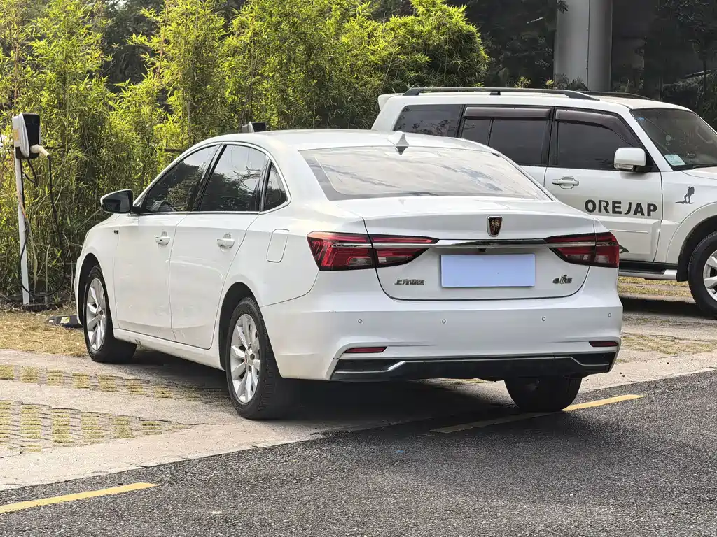 ROEWE I6 NEW ENERGY