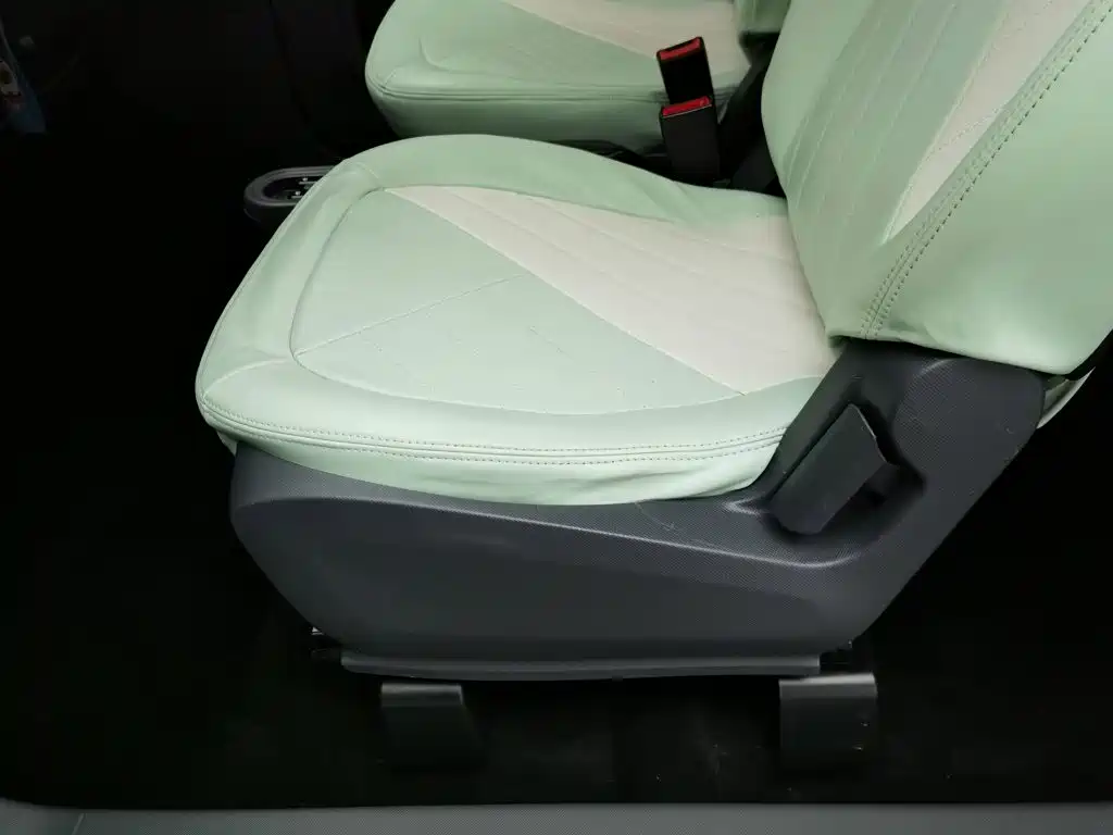 Wuling MINIEV — миниатюра 20