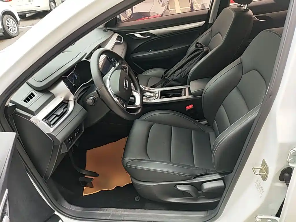 Geely Emgrand — миниатюра 15