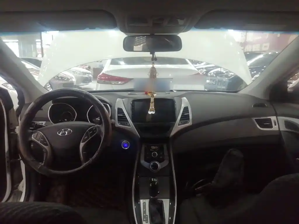 Hyundai Elantra Langdong — миниатюра 10