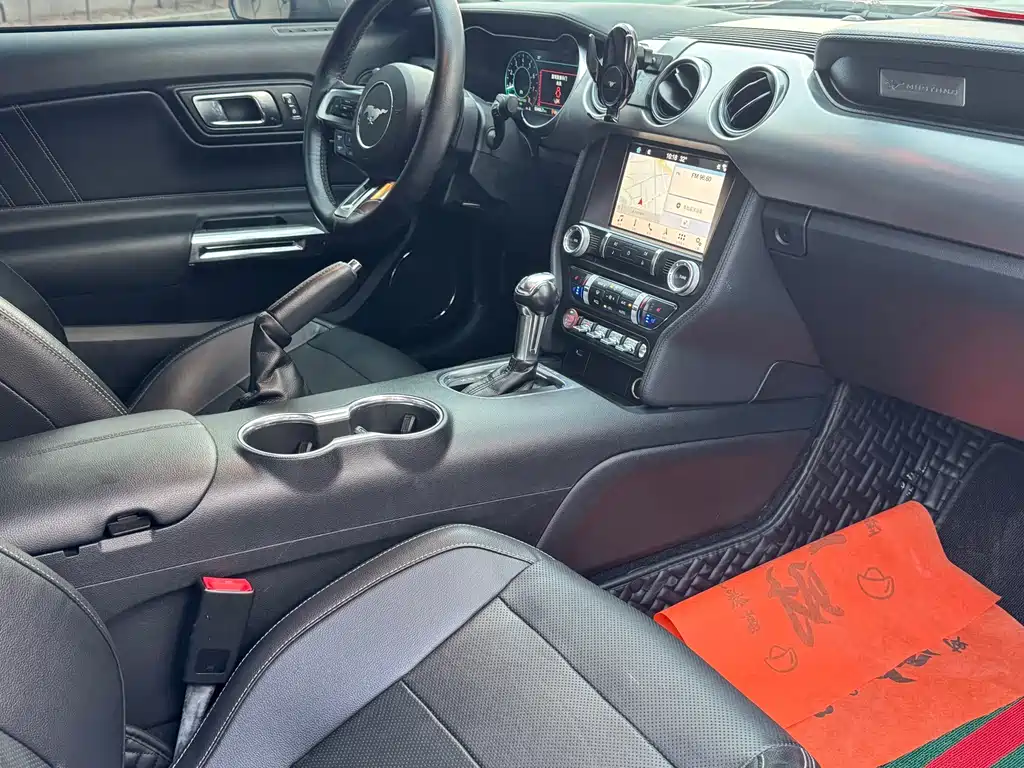 Ford Mustang — миниатюра 5
