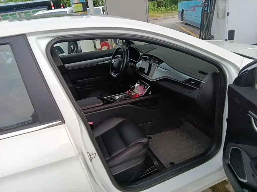 Geely Binrui — миниатюра 18