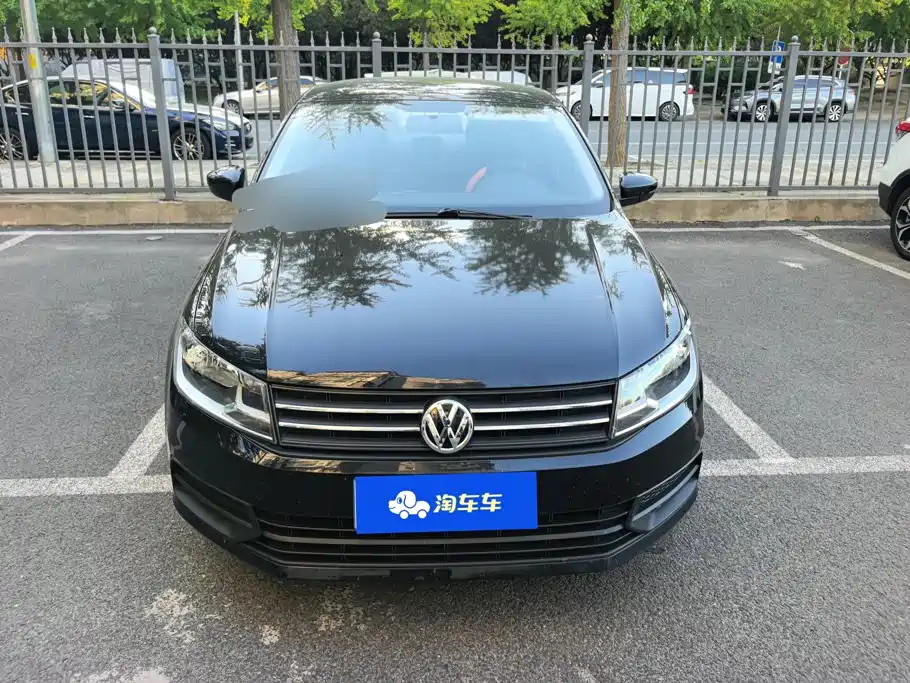 Volkswagen Santana — миниатюра 2