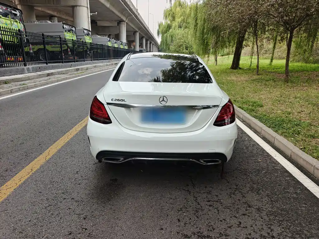 Mercedes-Benz C-Class — миниатюра 18