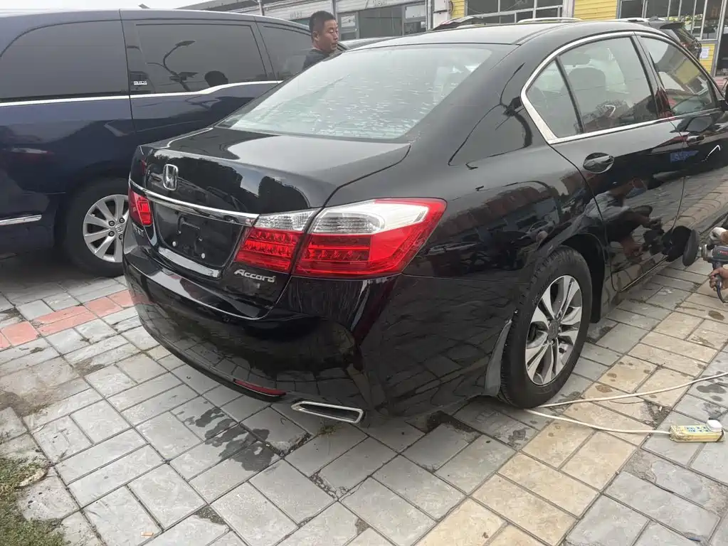 Honda Accord — миниатюра 13