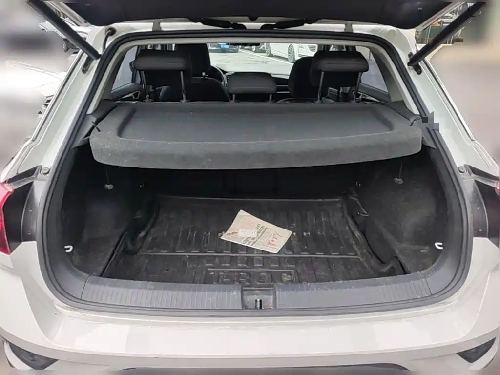 Volkswagen T-Roc — миниатюра 24